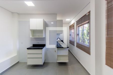 Sala de casa de condomínio para alugar com 1 quarto, 47m² em Vila Ema, São Paulo