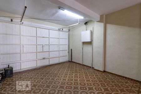 Casa à venda com 900m², 4 quartos e 1 vaga Casa à venda com 900m², 4 quartos e 1 vagaGaragem