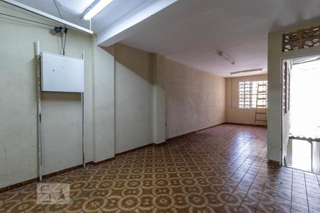 Casa à venda com 900m², 4 quartos e 1 vaga Casa à venda com 900m², 4 quartos e 1 vagaGaragem