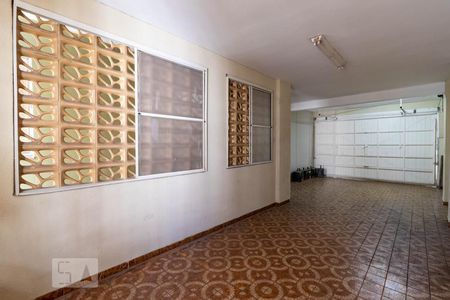 Casa à venda com 900m², 4 quartos e 1 vaga Casa à venda com 900m², 4 quartos e 1 vagaGaragem