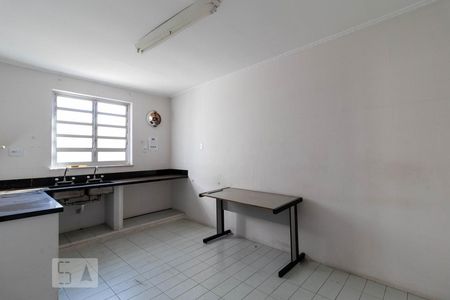 Casa à venda com 900m², 4 quartos e 1 vaga Casa à venda com 900m², 4 quartos e 1 vagaCozinha