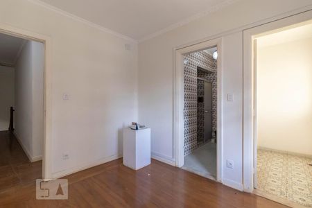 Casa à venda com 900m², 4 quartos e 1 vaga Casa à venda com 900m², 4 quartos e 1 vagaSuíte