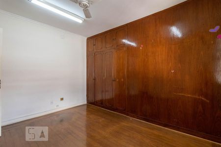 Casa à venda com 900m², 4 quartos e 1 vaga Casa à venda com 900m², 4 quartos e 1 vagaQuarto 4