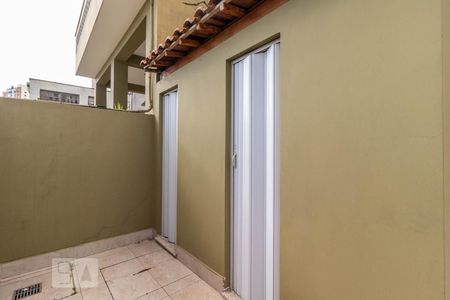 Casa à venda com 900m², 4 quartos e 1 vaga Casa à venda com 900m², 4 quartos e 1 vagaQuintal