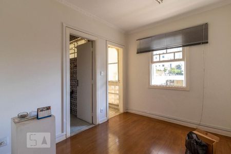 Casa à venda com 900m², 4 quartos e 1 vaga Casa à venda com 900m², 4 quartos e 1 vagaSuíte