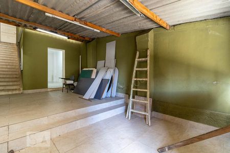 Casa à venda com 900m², 4 quartos e 1 vaga Casa à venda com 900m², 4 quartos e 1 vagaSalão