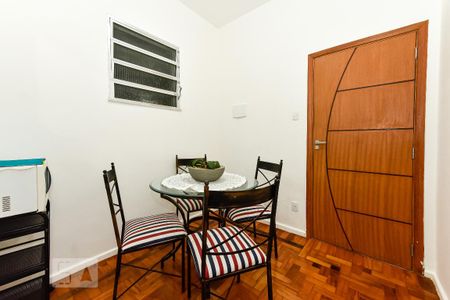 Sala 1 de apartamento para alugar com 1 quarto, 40m² em Copacabana, Rio de Janeiro