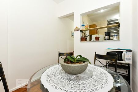 Sala 1 de apartamento para alugar com 1 quarto, 40m² em Copacabana, Rio de Janeiro