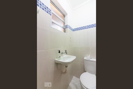 Casa à venda com 160m², 2 quartos e 2 vagasBanheiro de Serviço