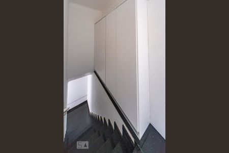 Apartamento para alugar com 100m², 2 quartos e 1 vagaEscada