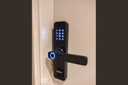 Studio à venda com 30m², 1 quarto e 1 vaga Studio à venda com 30m², 1 quarto e 1 vagaFechadura Eletronica