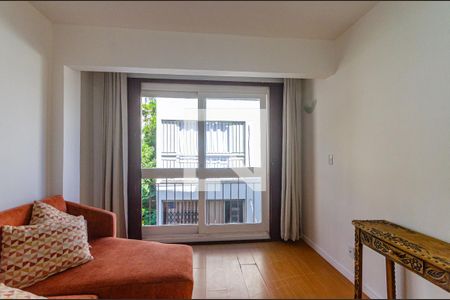 Detalhe Sala de apartamento para alugar com 1 quarto, 90m² em Rio Branco, Porto Alegre