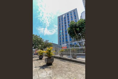 Apartamento à venda com 80m², 2 quartos e 1 vaga Apartamento à venda com 80m², 2 quartos e 1 vagaFachada