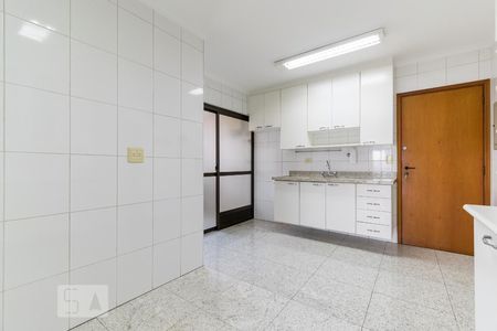 Apartamento para alugar com 140m², 3 quartos e 3 vagas Apartamento para alugar com 140m², 3 quartos e 3 vagasCozinha