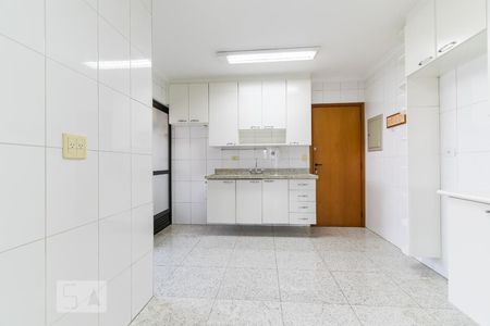 Apartamento para alugar com 140m², 3 quartos e 3 vagas Apartamento para alugar com 140m², 3 quartos e 3 vagasCozinha