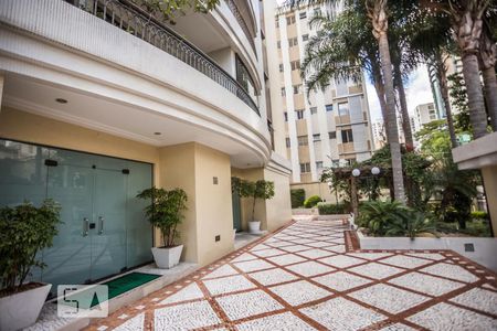 Apartamento para alugar com 140m², 3 quartos e 3 vagas Apartamento para alugar com 140m², 3 quartos e 3 vagasEntrada