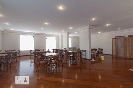 Apartamento para alugar com 140m², 3 quartos e 3 vagas Apartamento para alugar com 140m², 3 quartos e 3 vagasSalão de Festas