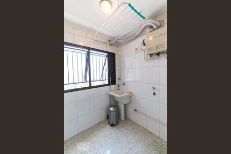 Apartamento para alugar com 140m², 3 quartos e 3 vagas Apartamento para alugar com 140m², 3 quartos e 3 vagasLavanderia