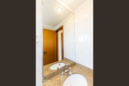 Apartamento para alugar com 140m², 3 quartos e 3 vagas Apartamento para alugar com 140m², 3 quartos e 3 vagasBanheiro da Suíte 1