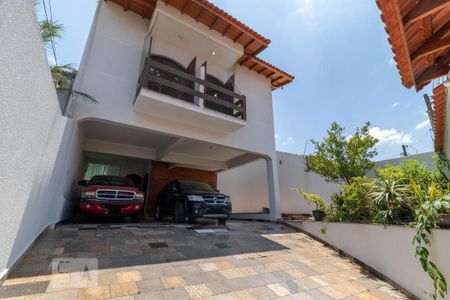Casa à venda com 354m², 3 quartos e 6 vagas Casa à venda com 354m², 3 quartos e 6 vagasGaragem