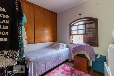 Casa à venda com 354m², 3 quartos e 6 vagas Casa à venda com 354m², 3 quartos e 6 vagasQuarto 3