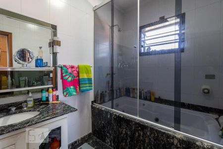 Casa à venda com 354m², 3 quartos e 6 vagas Casa à venda com 354m², 3 quartos e 6 vagasBanheiro da Suíte