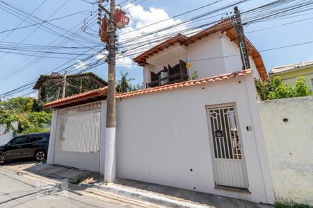 Casa à venda com 354m², 3 quartos e 6 vagas Casa à venda com 354m², 3 quartos e 6 vagasFachada