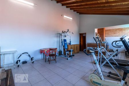 Casa à venda com 354m², 3 quartos e 6 vagas Casa à venda com 354m², 3 quartos e 6 vagasÁrea de Lazer 2 - Academia