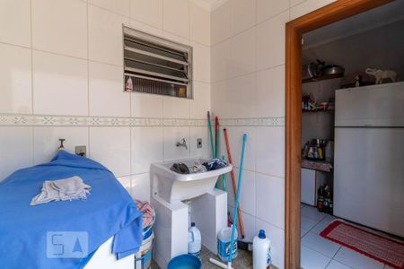 Casa à venda com 354m², 3 quartos e 6 vagas Casa à venda com 354m², 3 quartos e 6 vagasÁrea de Serviço