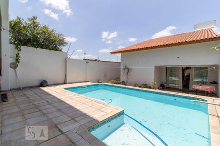 Casa à venda com 354m², 3 quartos e 6 vagas Casa à venda com 354m², 3 quartos e 6 vagasÁrea de Lazer - Piscina