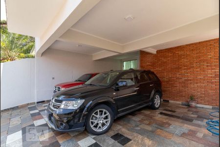 Casa à venda com 354m², 3 quartos e 6 vagas Casa à venda com 354m², 3 quartos e 6 vagasGaragem