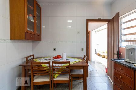 Casa à venda com 354m², 3 quartos e 6 vagas Casa à venda com 354m², 3 quartos e 6 vagasCozinha