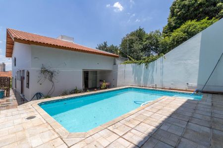 Casa à venda com 354m², 3 quartos e 6 vagas Casa à venda com 354m², 3 quartos e 6 vagasÁrea de Lazer - Piscina