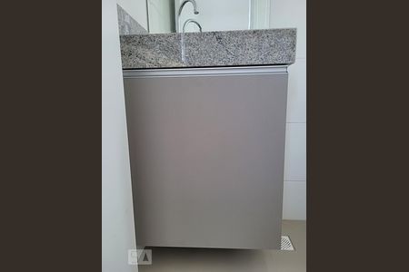 Apartamento para alugar com 67m², 2 quartos e 1 vaga Apartamento para alugar com 67m², 2 quartos e 1 vagaBanheiro da Suíte