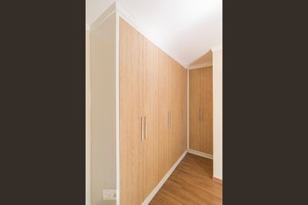 Apartamento à venda com 90m², 3 quartos e 2 vagas Apartamento à venda com 90m², 3 quartos e 2 vagasDetalhe do Armário da Suíte
