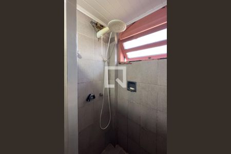 Casa à venda com 236m², 6 quartos e 4 vagas Casa à venda com 236m², 6 quartos e 4 vagasBanheiro 2