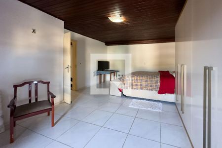 Casa à venda com 236m², 6 quartos e 4 vagas Casa à venda com 236m², 6 quartos e 4 vagasQuarto 3
