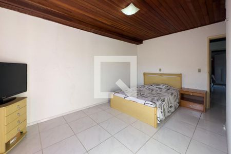 Quarto 1 de casa à venda com 6 quartos, 236m² em São José, Porto Alegre