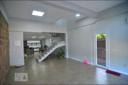 Casa à venda com 600m², 6 quartos e 10 vagasCasa 1 - Garagem