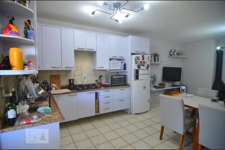 Casa à venda com 600m², 6 quartos e 10 vagasCasa 2 - Cozinha
