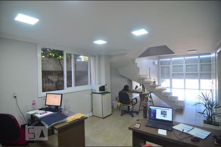 Casa à venda com 600m², 6 quartos e 10 vagasCasa 1 - Escritório 1