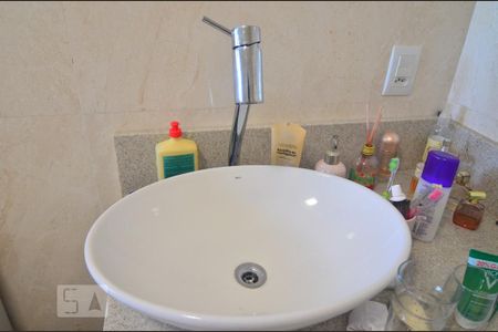 Casa à venda com 600m², 6 quartos e 10 vagasCasa 1 - Banheiro