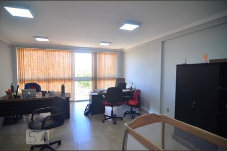 Casa à venda com 600m², 6 quartos e 10 vagasCasa 1 - Escritório 2