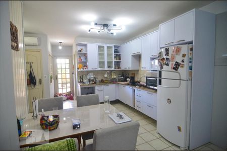 Casa à venda com 600m², 6 quartos e 10 vagasCasa 2 - Cozinha