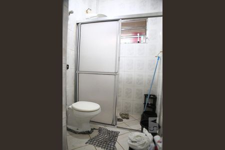 Banheiro de apartamento para alugar com 2 quartos, 67m² em Canto do Forte, Praia Grande