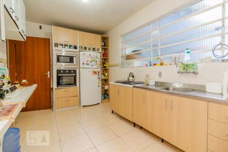 Casa à venda com 214m², 3 quartos e 1 vaga Casa à venda com 214m², 3 quartos e 1 vagaCozinha