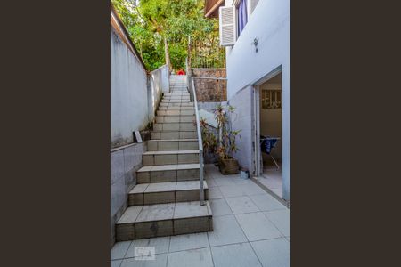 Casa à venda com 214m², 3 quartos e 1 vaga Casa à venda com 214m², 3 quartos e 1 vagaQuintal