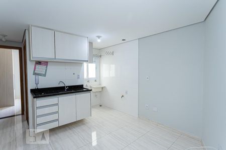 Sala e cozinha de apartamento para alugar com 1 quarto, 32m² em Jardim São Paulo, São Paulo