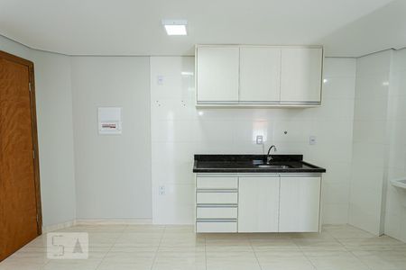 Sala e cozinha de apartamento para alugar com 1 quarto, 73m² em Jardim São Paulo, São Paulo