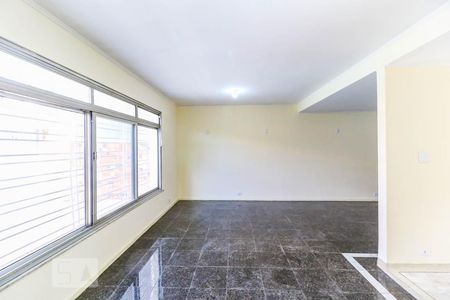 Sala de casa para alugar com 4 quartos, 230m² em Jardim Aeroporto, São Paulo
